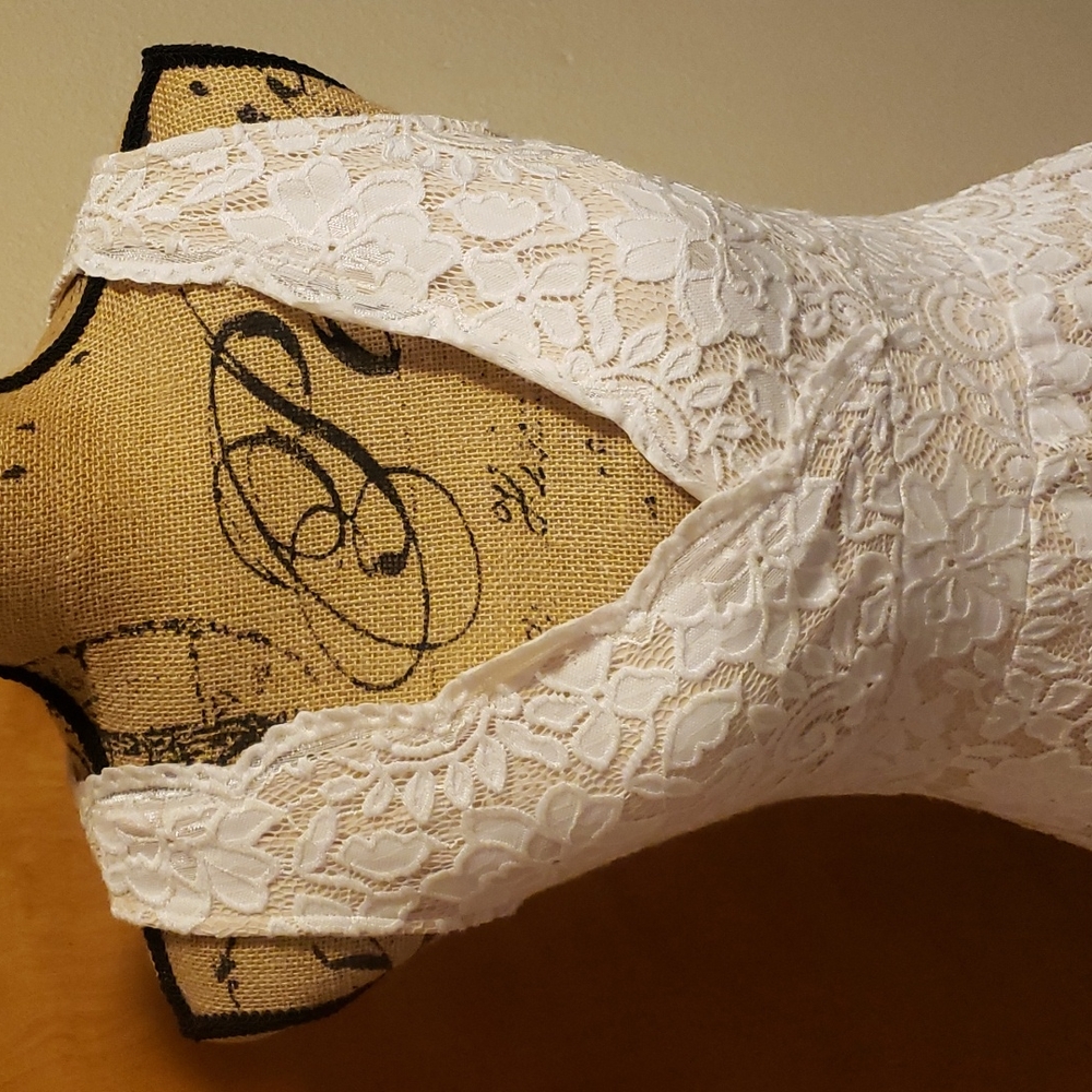 Patty Boutik Lace Dress size M - Picture 5 of 8